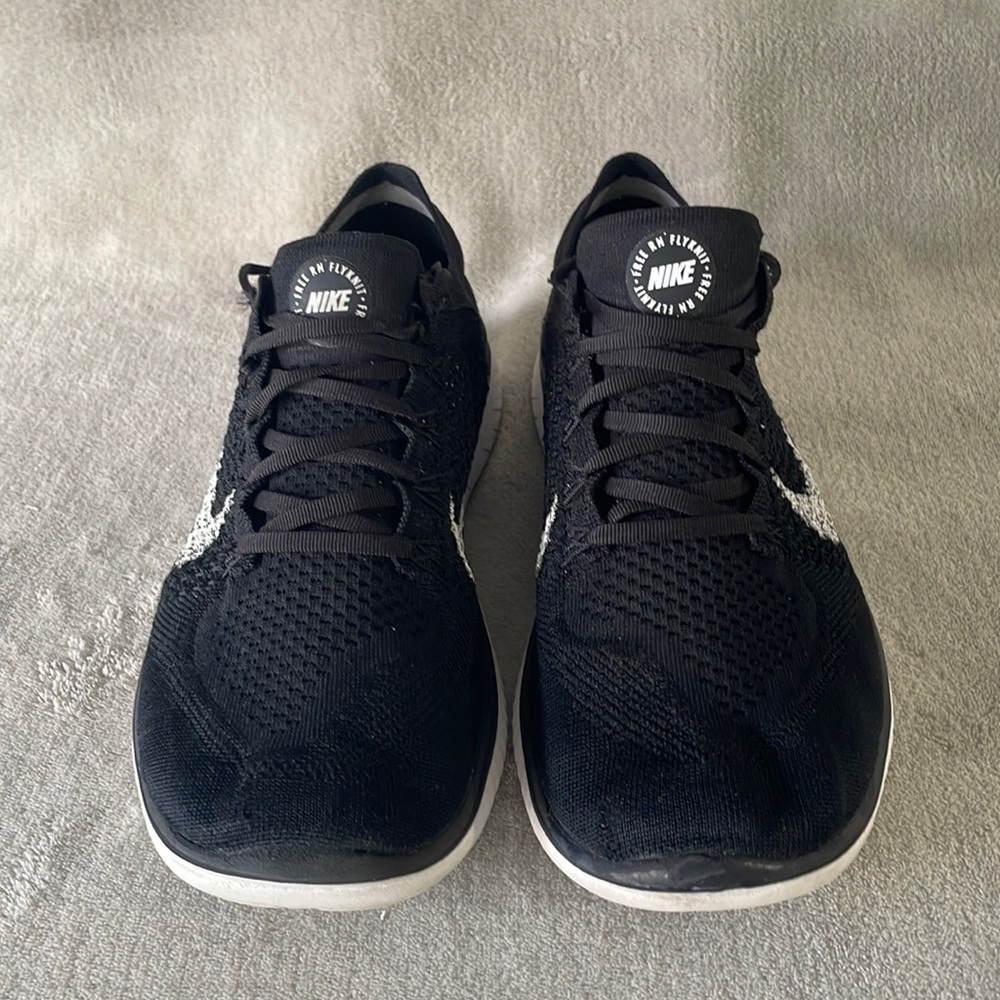 Nike Free Flyknit size 9.